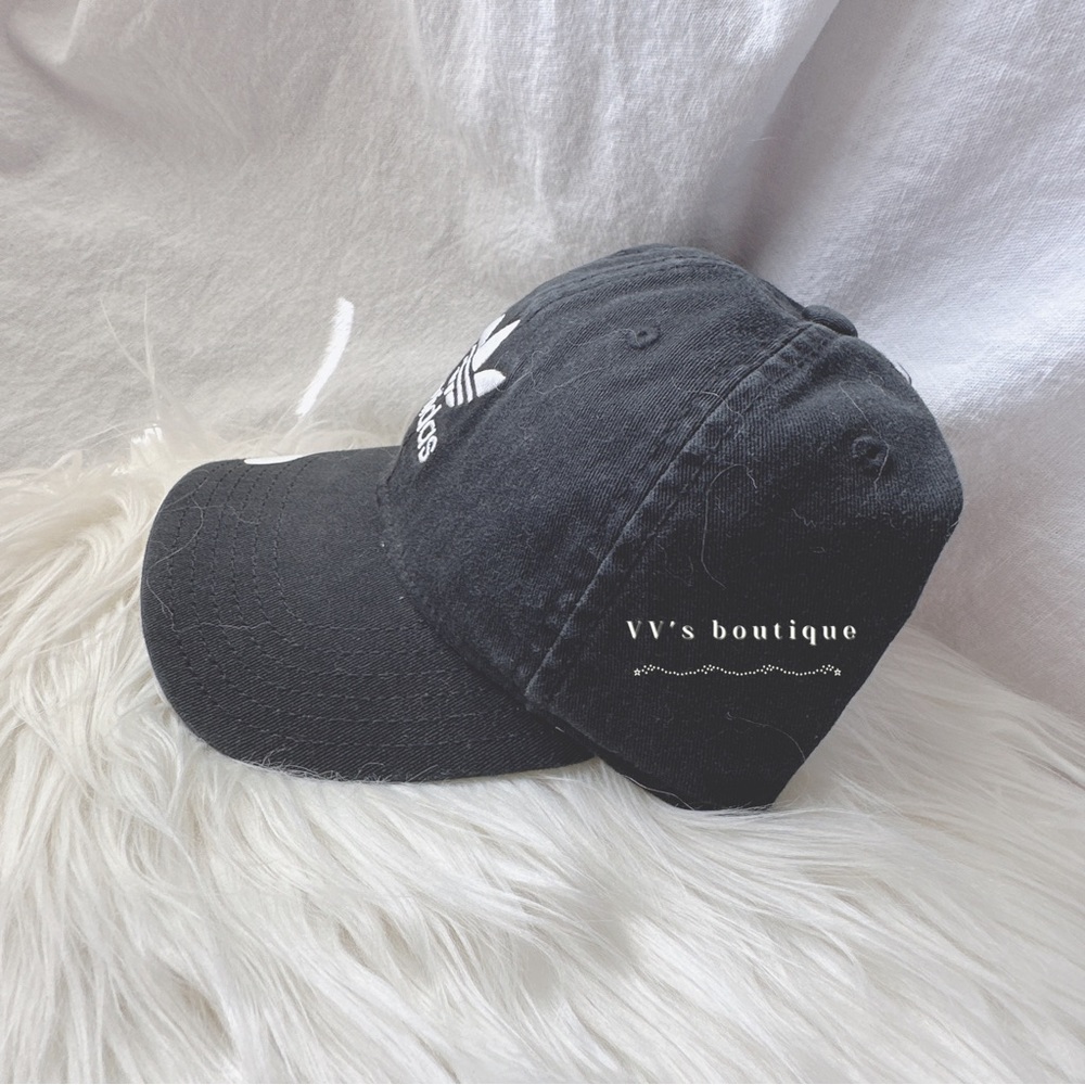 NWT Adidas Women Originals Relaxed Strap Back Hat Cap Black White - Picture 4 of 7